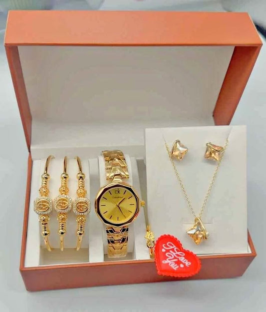 Montre et Bijoux Dorés – Élégance et Luxe